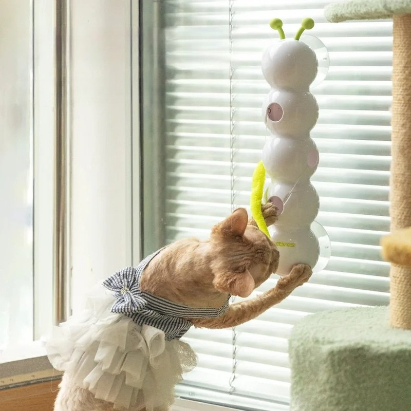 Belro interactive worm pole cat toy with automatic pop-up, designed to entertain cats and stimulate their natural hunting instincts.