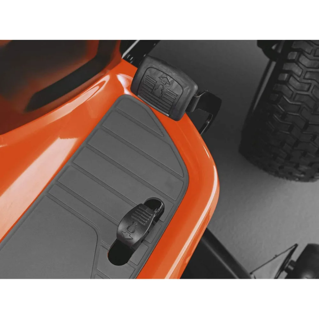 Casavibeo Husqvarna 22 HP riding lawn tractor with a 46-inch cutting deck, shown in a yard setting for efficient grass cutting.