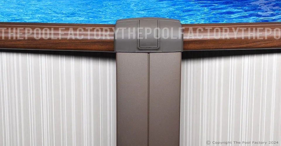 Casavibeo Daytona 30’x54” round pool with a textured top ledge, shown from above with clear water and pool lining visible.