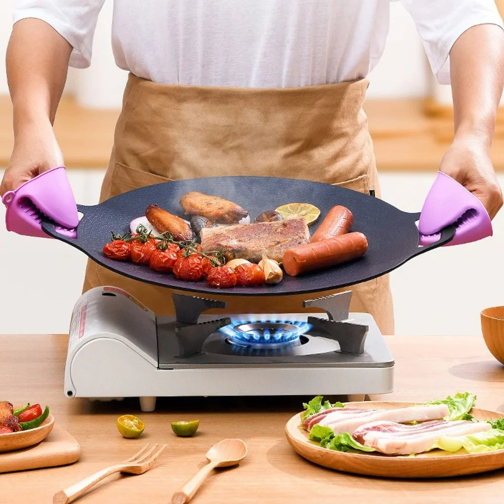 Belro non-stick grill pan with a ridged surface for even cooking, ideal for indoor grilling and healthy meal preparation.