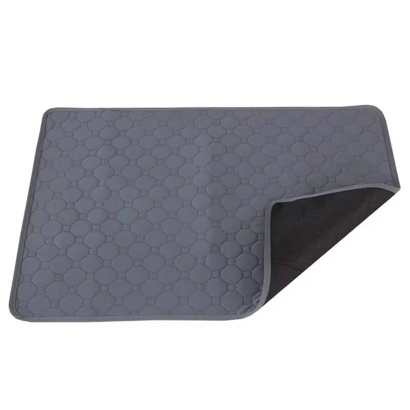 Belro dog pee pads, disposable and reusable, pet supplies for dogs, showing absorbent pads on a clean surface.