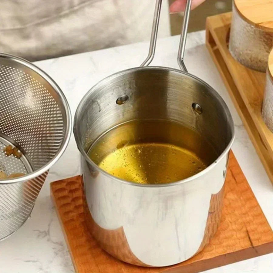 Belro 1200ML deep fryer pot with strainer for home kitchen, featuring a stainless steel design and ergonomic handle for easy use.