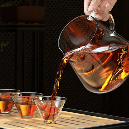 Belro heat resistant glass teapot with a clear body and stainless steel lid, suitable for boiling and serving tea.