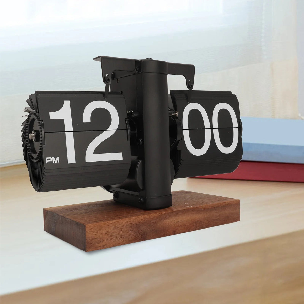 Belro retro flip clock on desk, vintage-style home and office decor for a stylish and functional workspace.