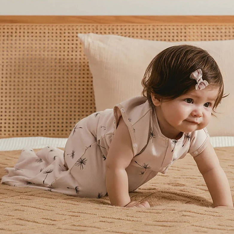 Belro baby sleeping bag in soft, cozy sleepwear fabric, designed for comfortable night-time sleep for infants.
