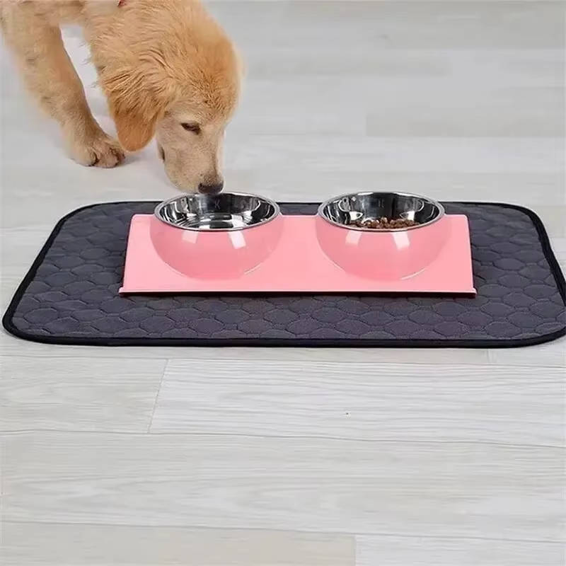 Belro dog pee pads, disposable and reusable, with absorbent surface and leak-proof backing for pet training and housebreaking.
