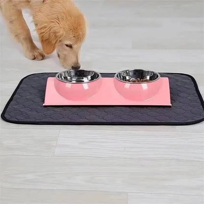 Belro dog pee pads, disposable and reusable, with absorbent surface and leak-proof backing for pet training and housebreaking.