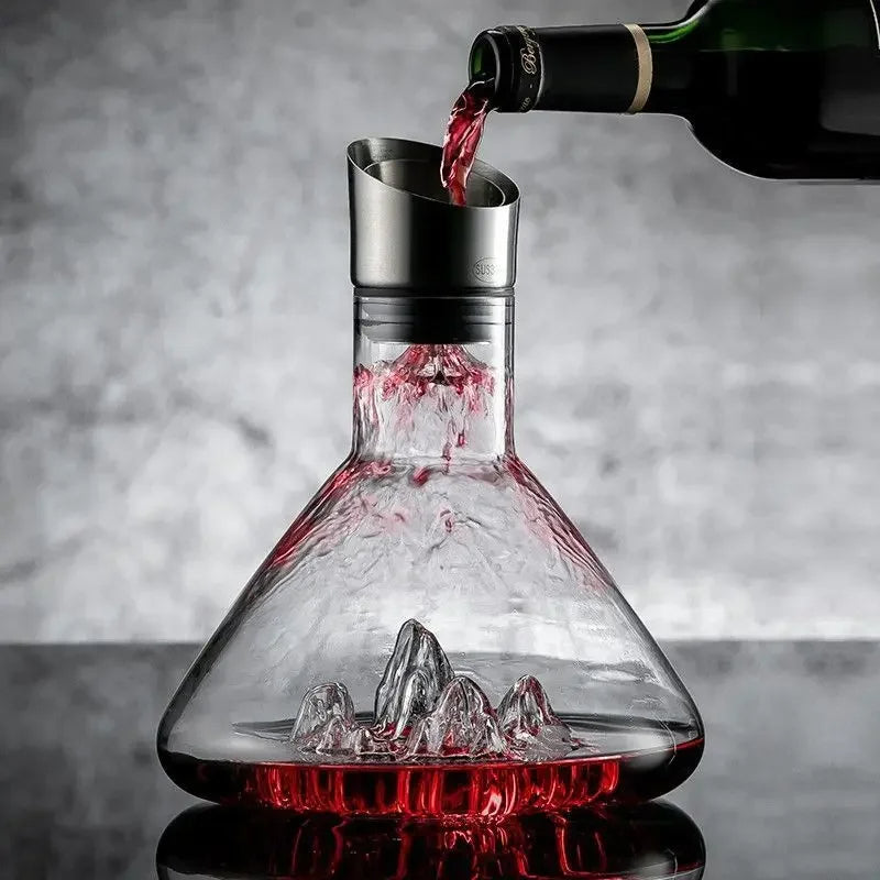 Crystal glass wine decanter with aerator, 1500ml, for red and white wines, by BowLift, showcasing its elegant design and pouring spout.