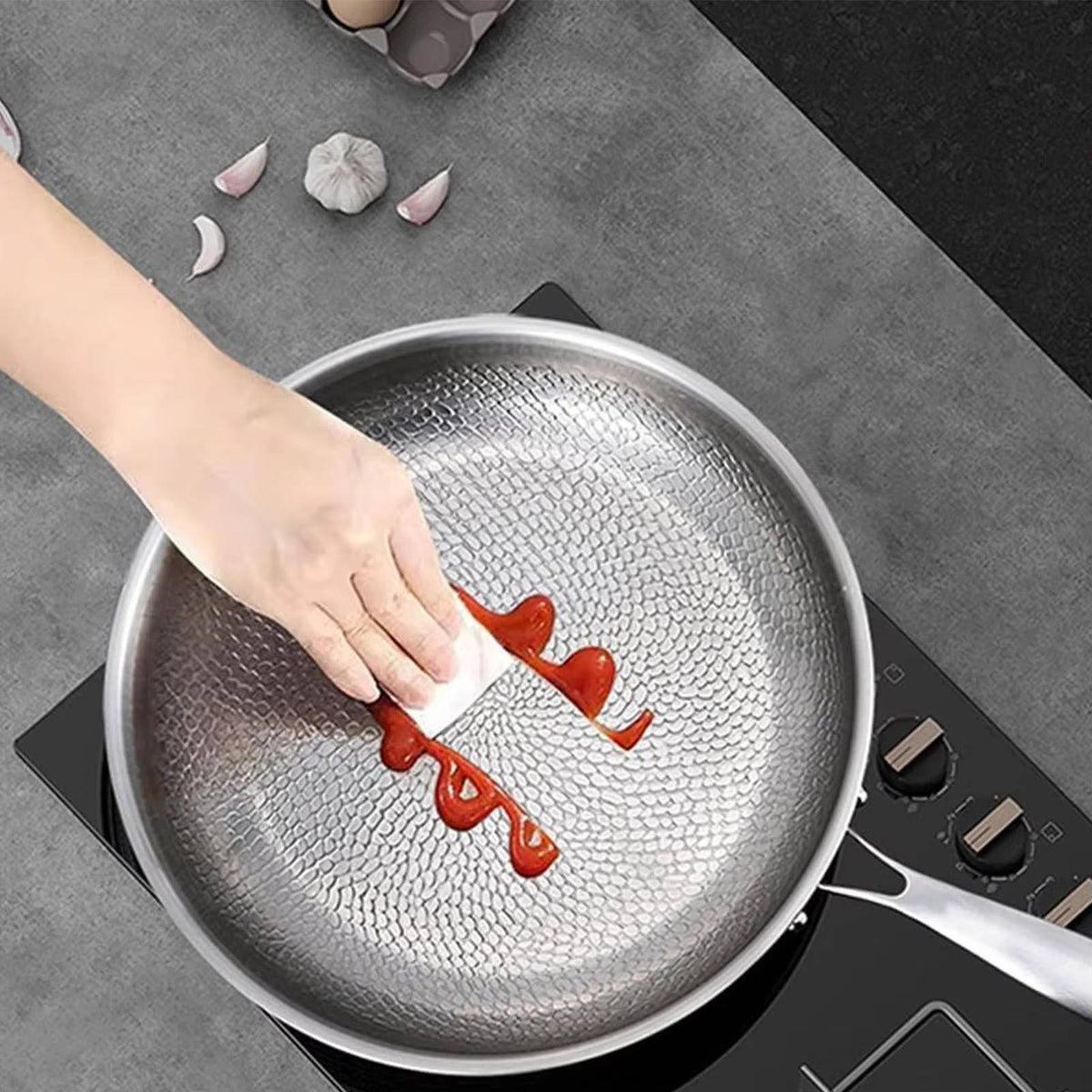 Belro titanium non-stick pan for kitchen and dining, non-toxic cookware with a sleek, durable design suitable for daily cooking.