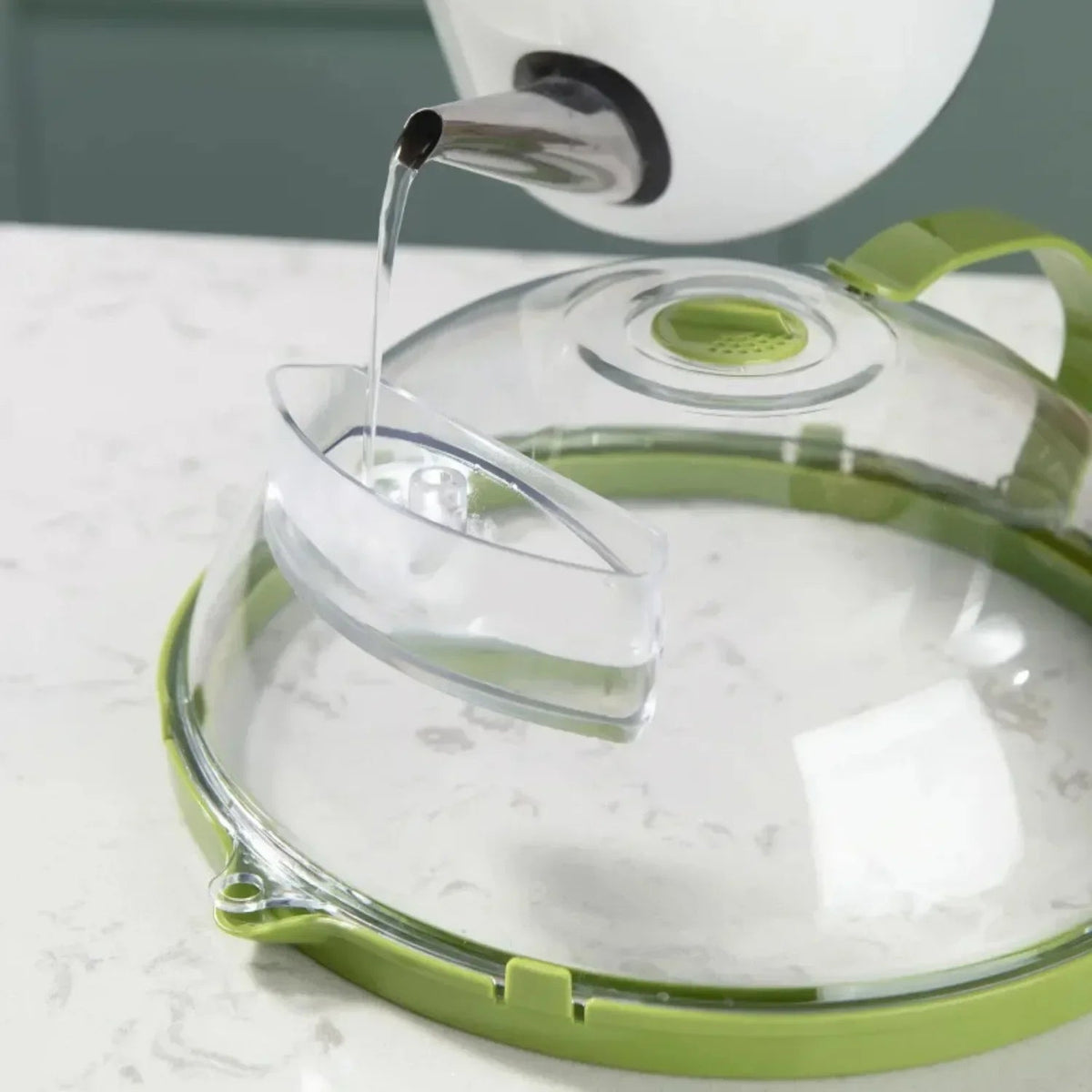 Belro microwave food cover with water steamer for kitchen and dining, featuring a clear plastic design and steam venting.