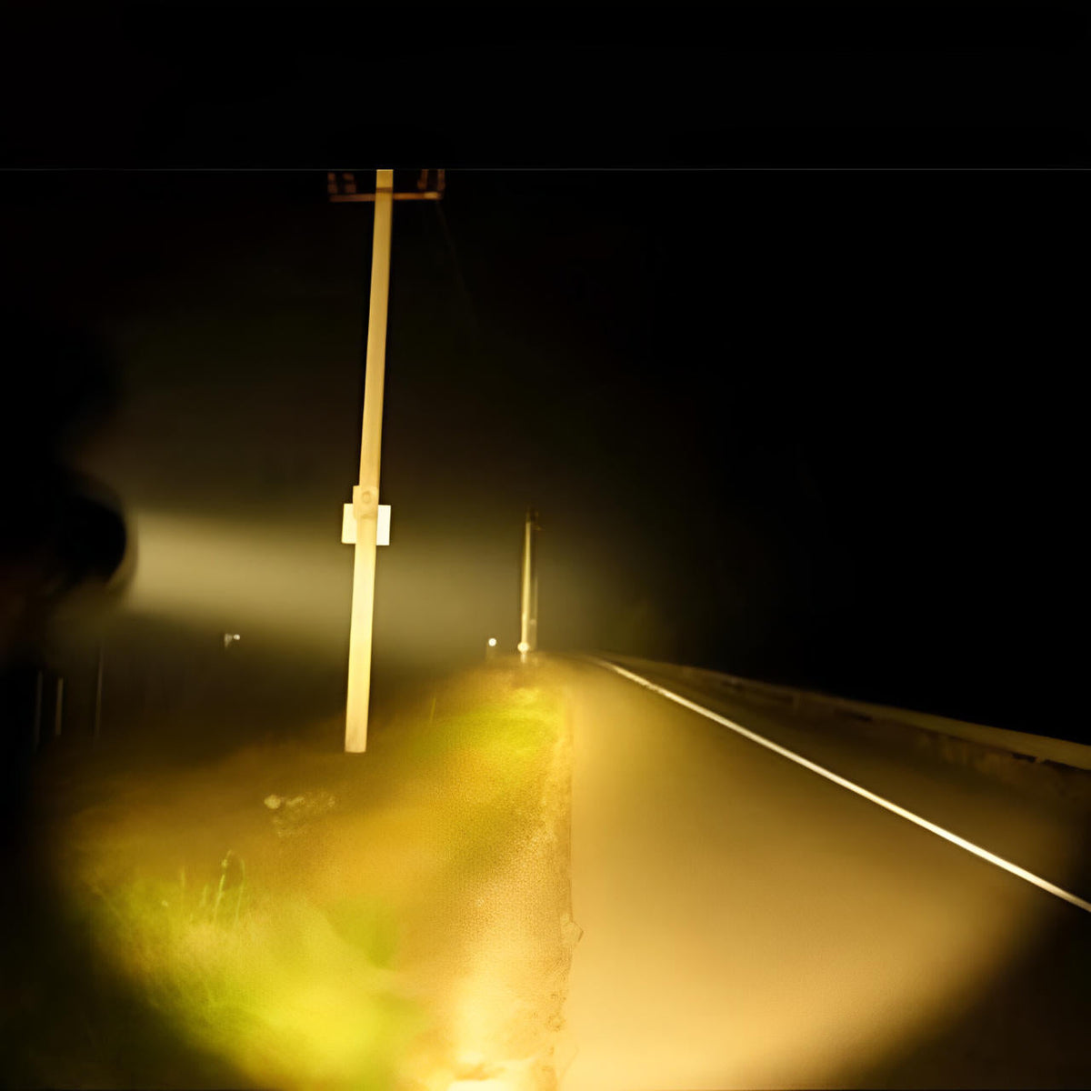 Belro head flashlight with adjustable straps and LED light, suitable for outdoor and hands-free illumination.