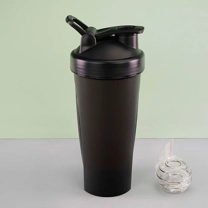 Belro 600ml leak-proof protein shaker bottle with mixing ball, featuring a secure lid and ergonomic design for fitness use.