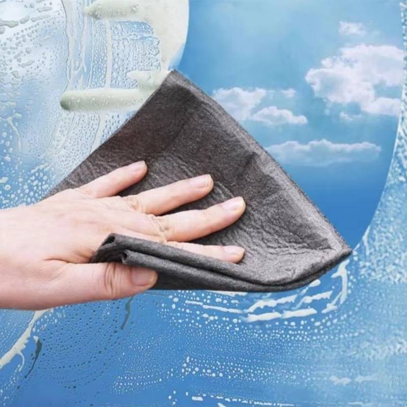 Set of 10 Belro microfiber cloths for windows, cars, and kitchen cleaning, ideal for home and outdoor use.