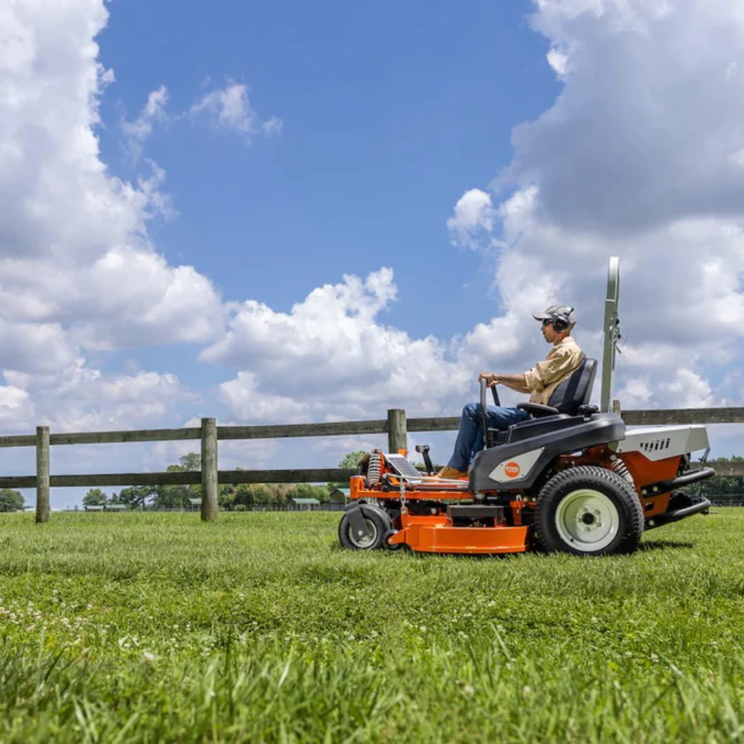 Stihl Rz 560 K commercial 60-inch zero turn lawn mower with cutting deck and operator seat, ideal for professional lawn care.