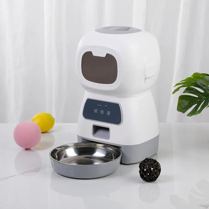 Belro smart automatic pet feeder for dogs and cats, with food dispensing tray and digital control panel.