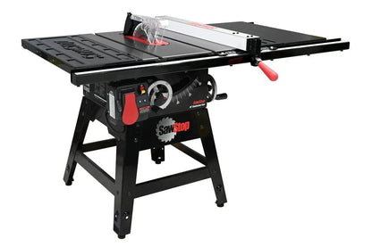 Casavibeo SawStop Contractors Saw CNS175-PFA30 with safety guard and sturdy base, displayed in a workshop setting.
