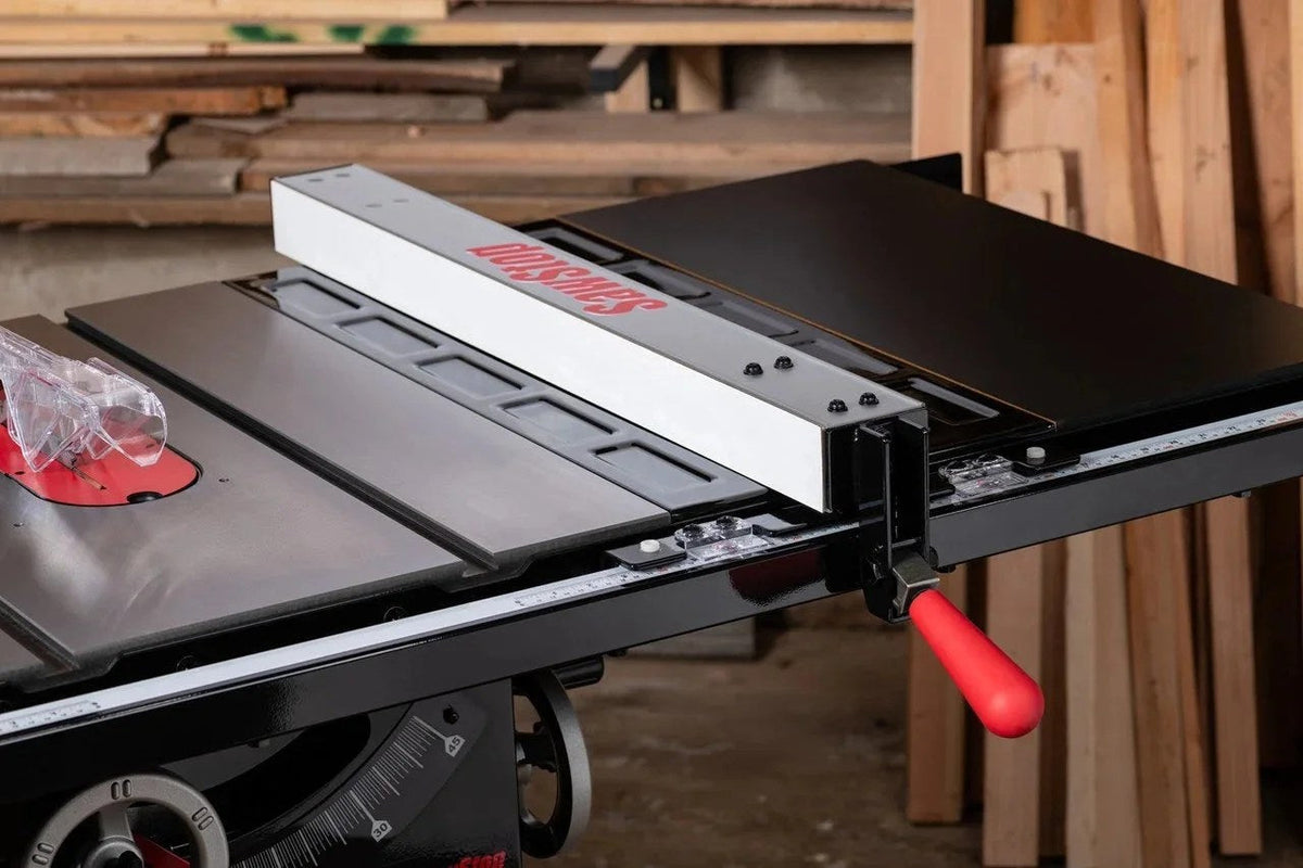 Casavibeo SawStop Contractors Saw CNS175-PFA30 with precision blade and sturdy stand, ideal for woodworking projects.