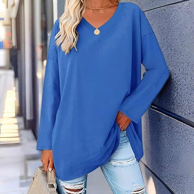 Belro long-sleeved women's V-neck shirt in a soft fabric, showcasing a comfortable and stylish fit.