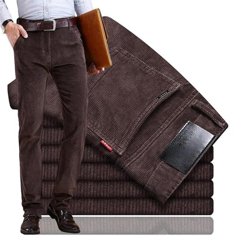 Men's Belro corduroy trousers in classic brown, featuring a relaxed fit and side pockets, casual clothing for everyday wear.