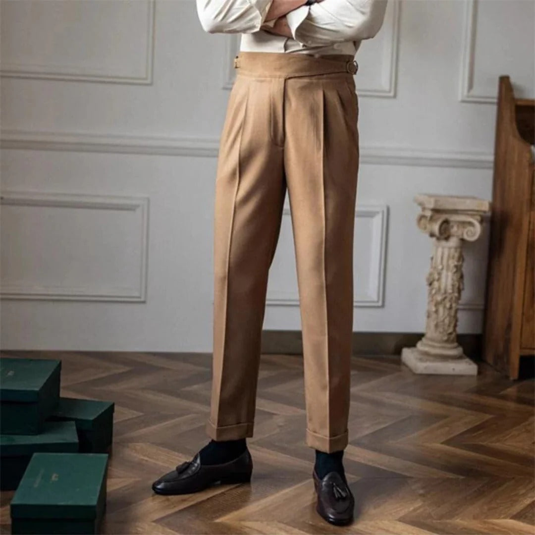 Belro men's high-quality trousers featuring a tailored fit, dark fabric, and classic design for versatile everyday wear.