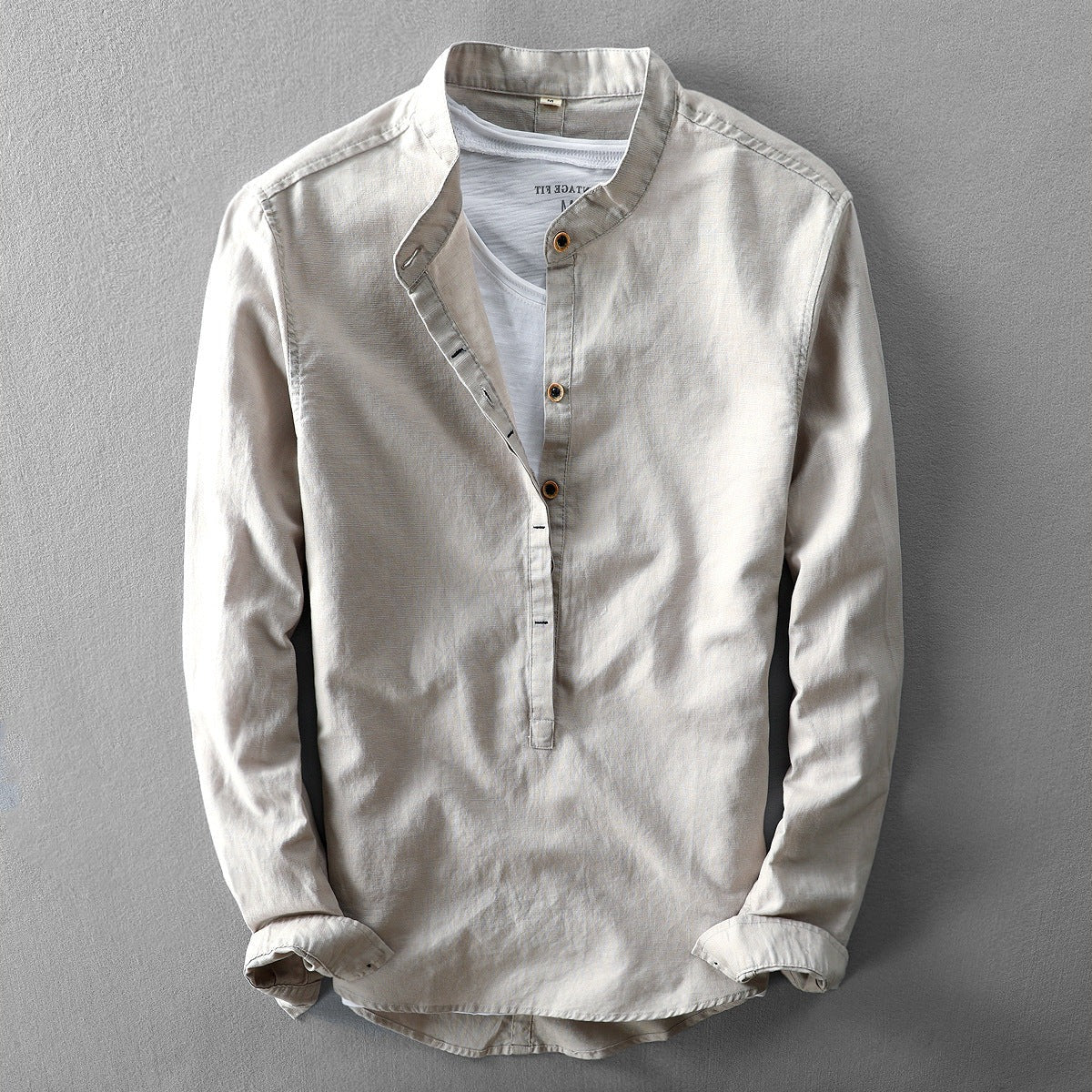 Men's linen shirt by Belro, light and breathable fabric, shown in a relaxed fit with collar and short sleeves.