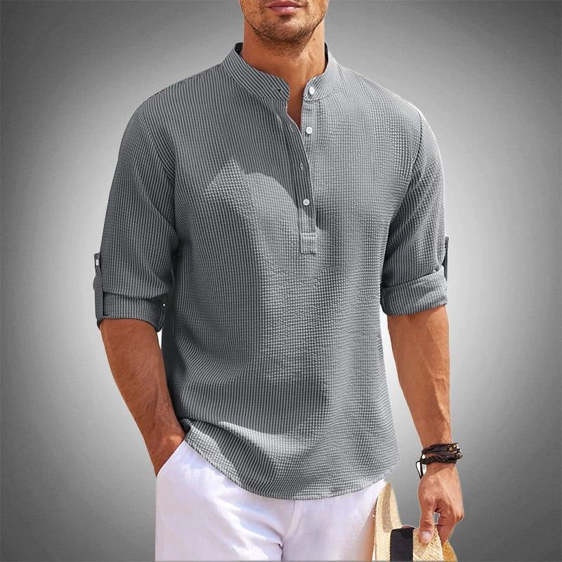 Men's Belro summer shirt in lightweight fabric, featuring a casual button-up style and short sleeves, ideal for warm weather.