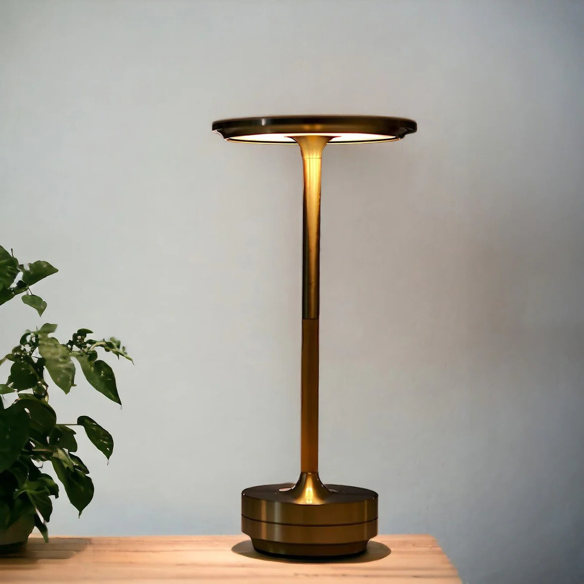 Belro cordless table lamp with touch control, modern Nordic design, ideal as a stylish night light for contemporary interiors.