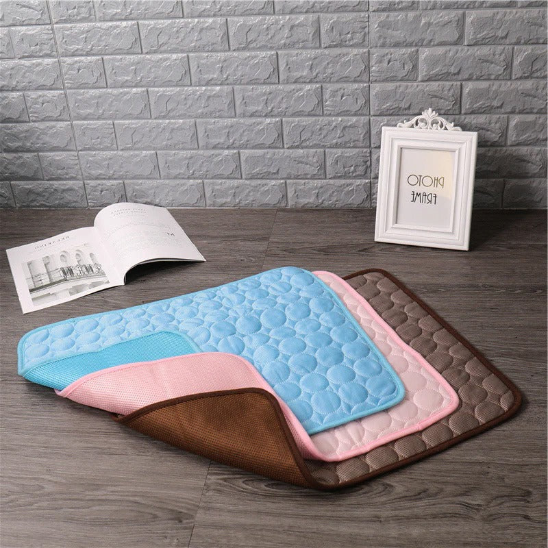 Belro cooling pad for pets showing a soft, gel-filled surface designed to keep dogs and cats cool and comfortable.