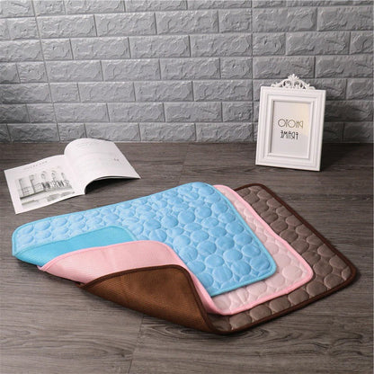 Belro cooling pad for pets showing a soft, gel-filled surface designed to keep dogs and cats cool and comfortable.