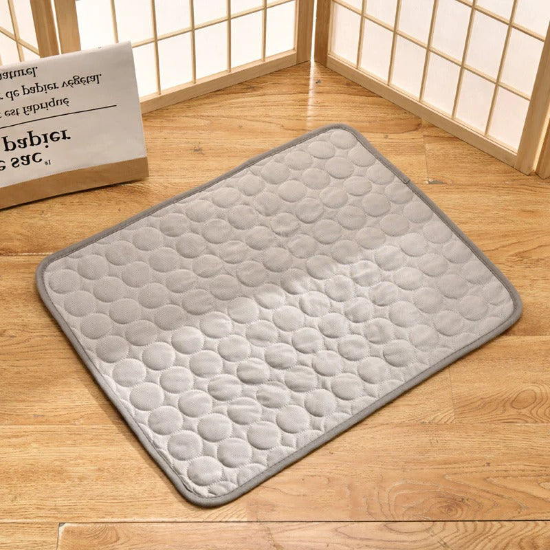 Belro cooling pad for pets, soft and breathable pet bed with cooling surface to keep animals comfortable in warm weather.