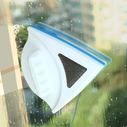 Belro dual-sided magnetic window cleaner with durable handles and cleaning pads for easy, streak-free window washing.