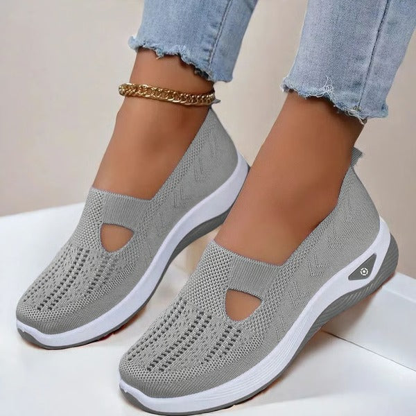 Belro soft sole slippers for elderly women, comfortable footwear with cushioned soles and easy slip-on design.