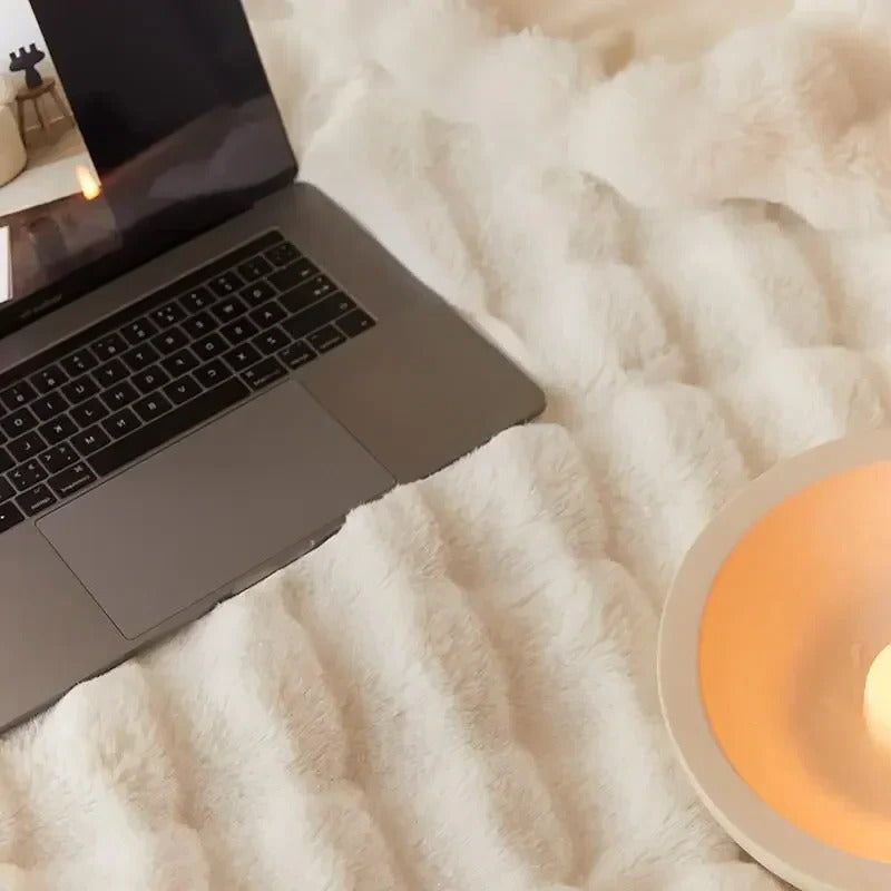 Belro multi-season blanket in cozy, soft fabric with a neutral color, perfect for home bedding and versatile year-round comfort.