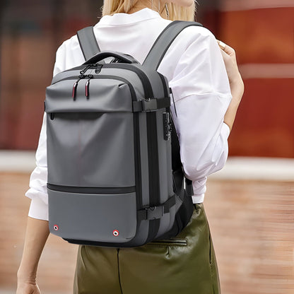 Belro structured rucksack with internal compression system, featuring adjustable straps and multiple compartments for activewear storage.