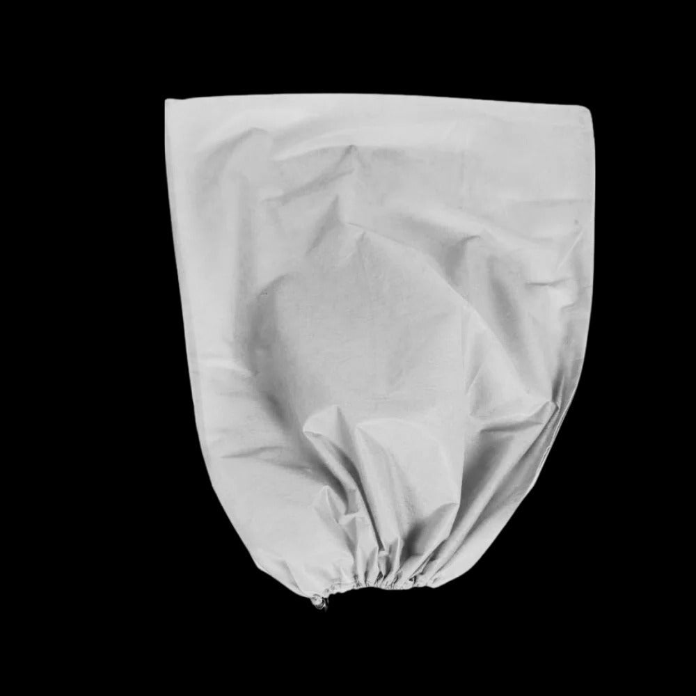 Belro freeze protection plant covers for outdoor gardening, designed to shield plants from cold weather.