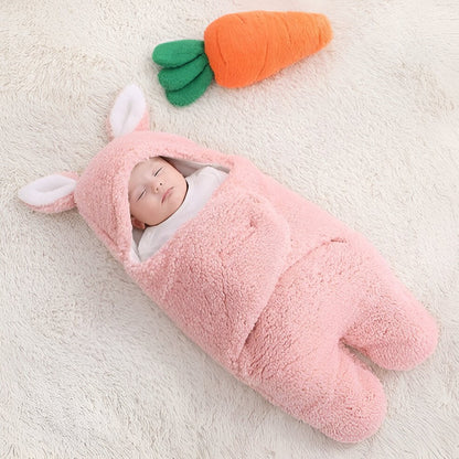 Soft Belro baby blanket with cozy knitted texture, perfect for cuddling and nursery decor.