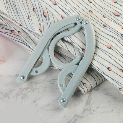 Belro foldable travel clothes hanger, compact portable hanger for travel and home organization, shown in open and folded positions