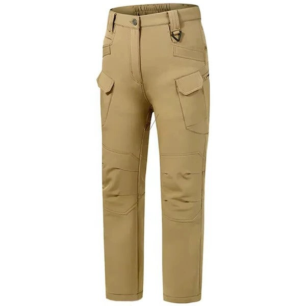 Men’s waterproof winter cargo trousers by Belro, showing durable fabric, multiple cargo pockets, and a snug fit for cold weather.