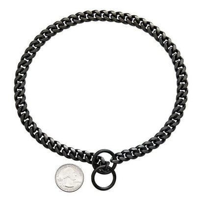 Belro heavy-duty dog collar in durable black nylon with metal buckle, designed for strong and active dogs.