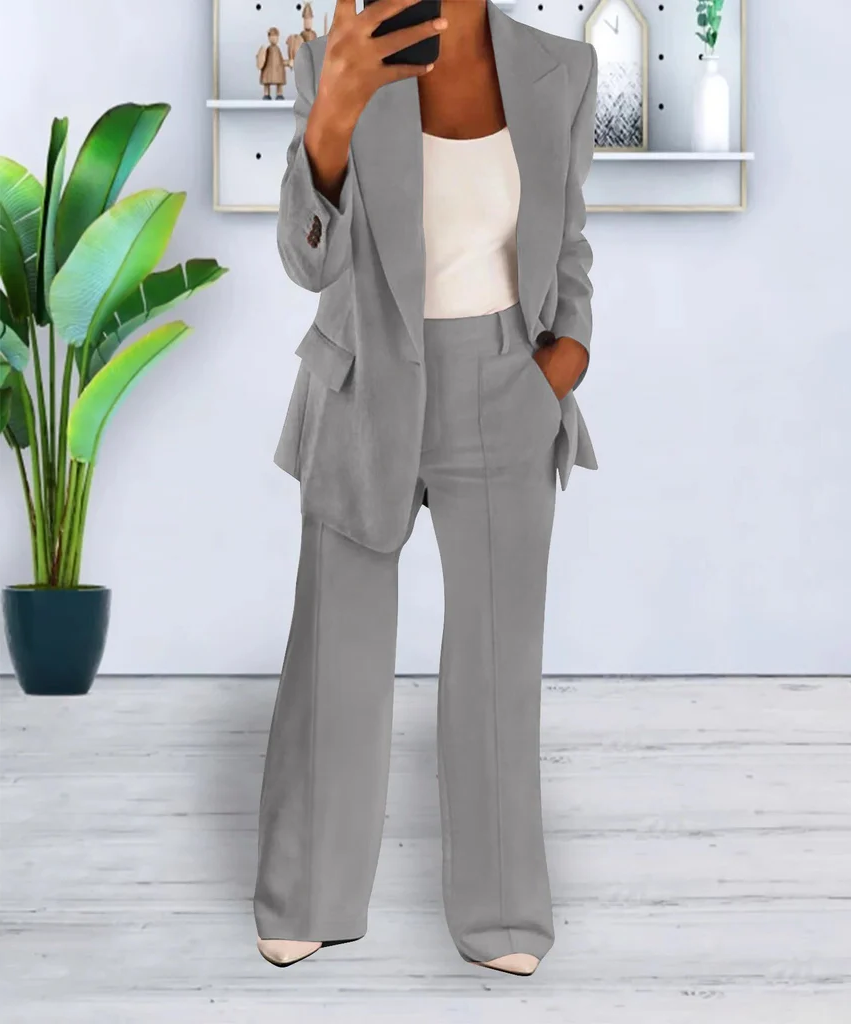 Belro women's set suit featuring stylish pants, tailored for a modern and elegant look, shown in the image.