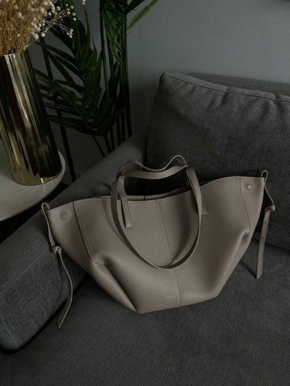 Vintage women's tote bag by Belro, spacious shoulder bag with leather handles and classic design for everyday use.