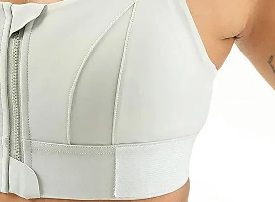 Belro high support sports bra in black, featuring adjustable straps and breathable fabric for activewear comfort.