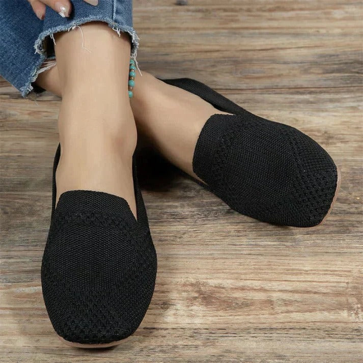 Belro women's slippers featuring soft, comfortable footwear with a cozy design and plush fabric for relaxed indoor wear.