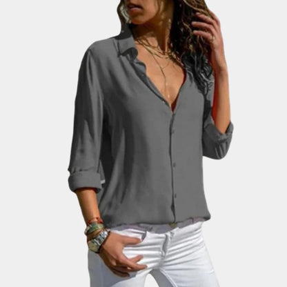Comfortable women's Belro shirt with a relaxed fit, featuring soft fabric and a casual style perfect for everyday wear.