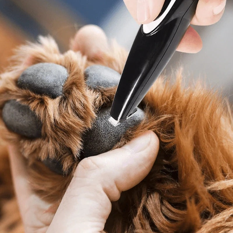 Belro electric pet grooming trimmer with adjustable blades, designed for grooming pets' hair and fur.