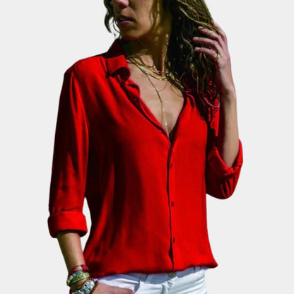 Comfortable women's Belro shirt in soft fabric, featuring a relaxed fit and classic design, perfect for casual wear.