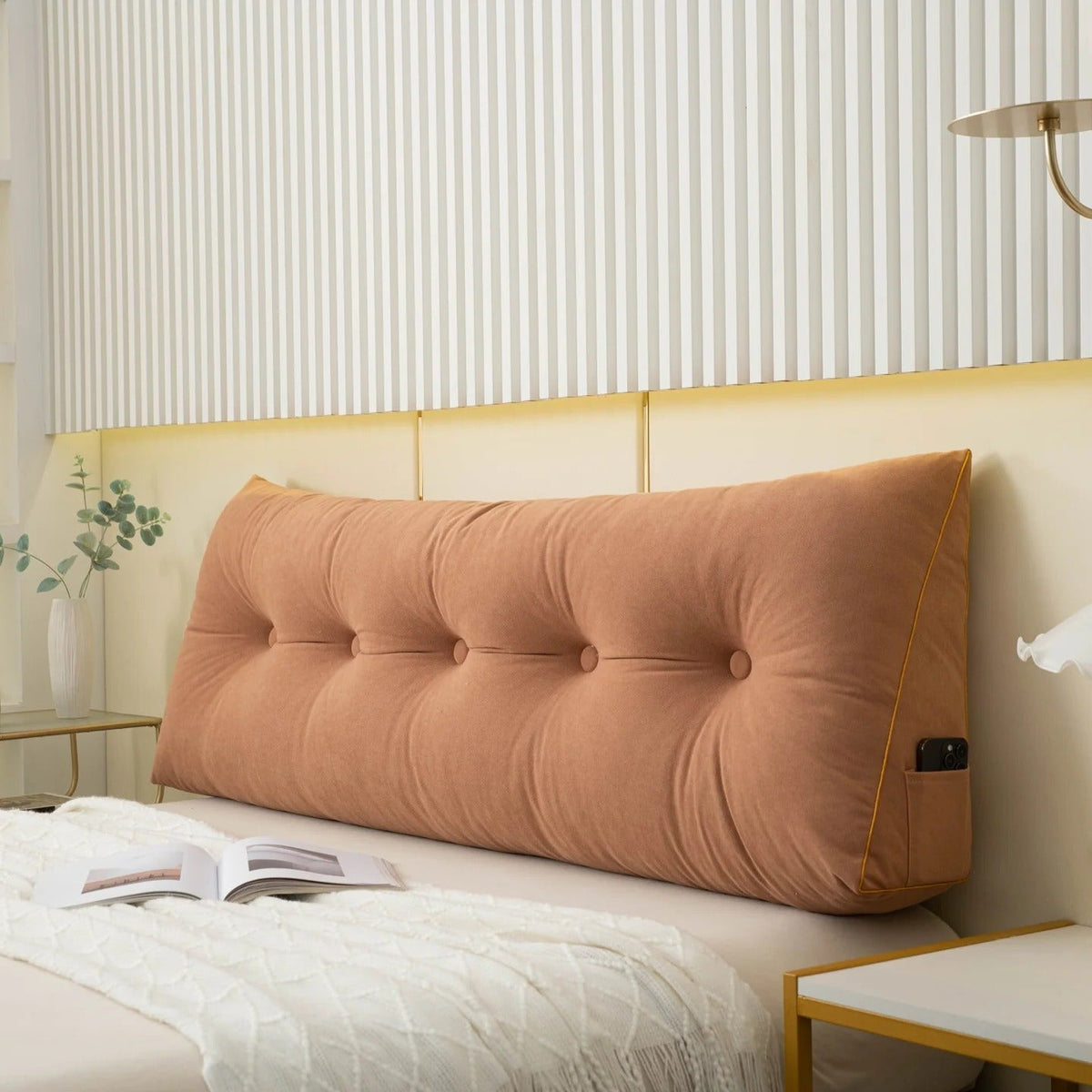 Belro Luxury Chic Wedge Pillow for back support, designed for comfort and ergonomic health, in a plush fabric finish.