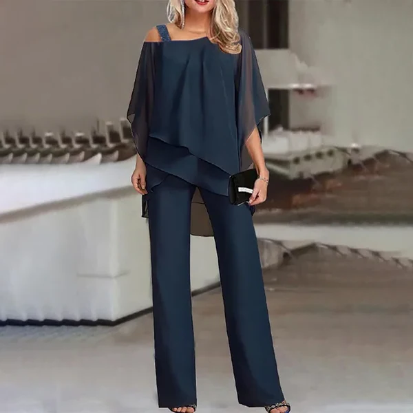 Elegant Belro clothing set featuring a stylish top and matching bottoms in a sophisticated design.