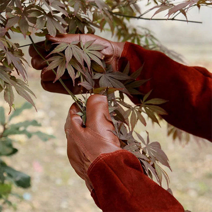 Belro multifunctional garden gloves for home and garden cleaning, showing durable fabric and wrist coverage in a close-up image.