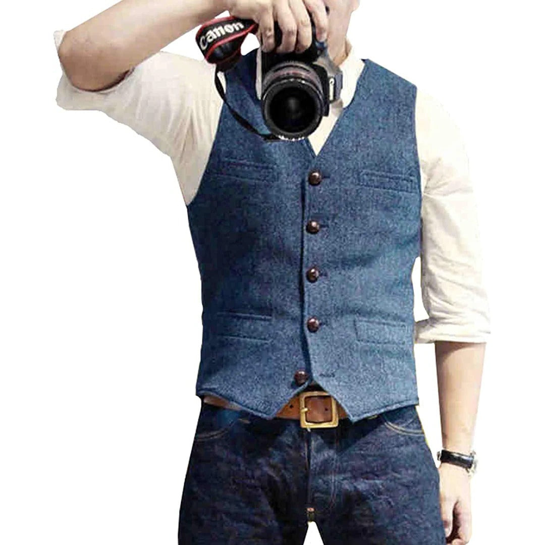 Belro men's stylish vest featuring a sleek design and tailored fit, perfect for casual or formal outfits.